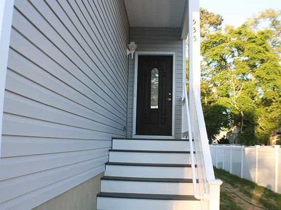 2nd image of 535 George Rd