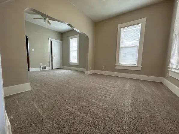 3029 Pratt St, Omaha, NE 68111
