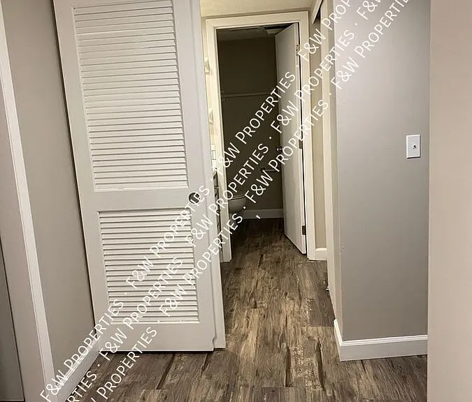 1581 Roxbury Rd — Photo 5