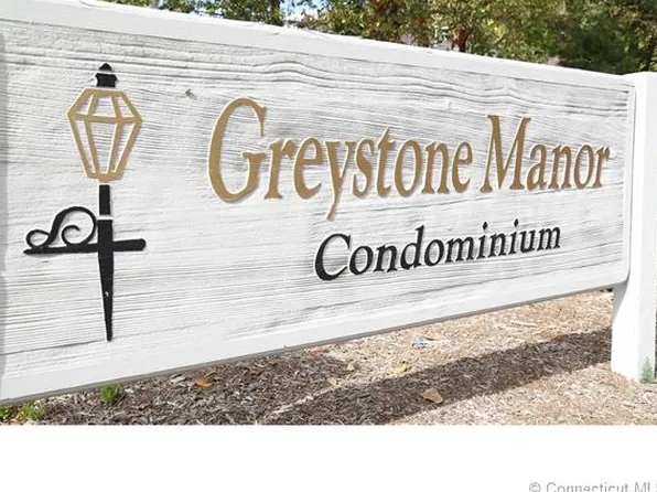 21 Manorwood Dr, Branford, CT 06405