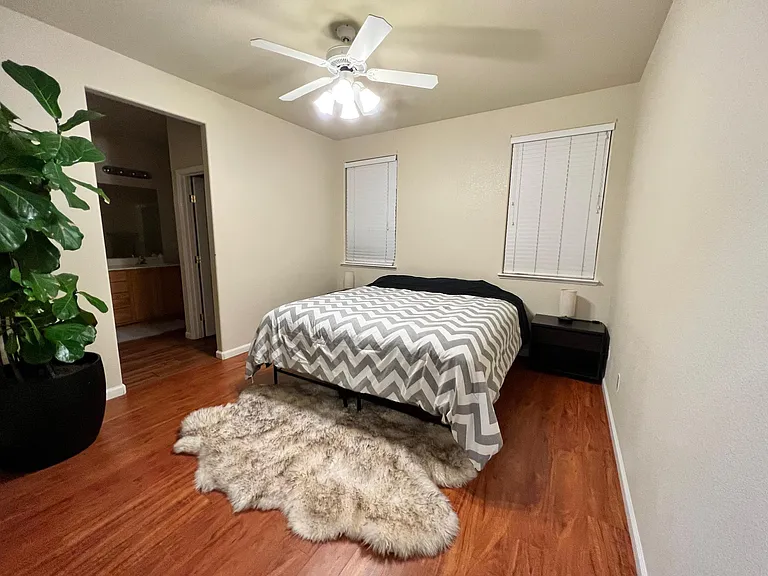 868 Holley Ct — Photo 9