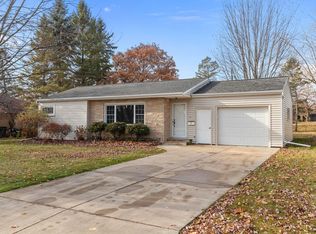 815 Sunset Ave, Algoma, WI 54201