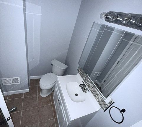 4th image of 1143 9th Ave APT 1