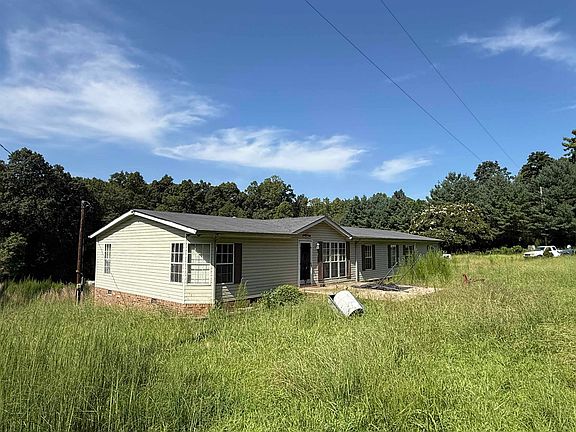 3rd image of 140 Shade Tree Ln