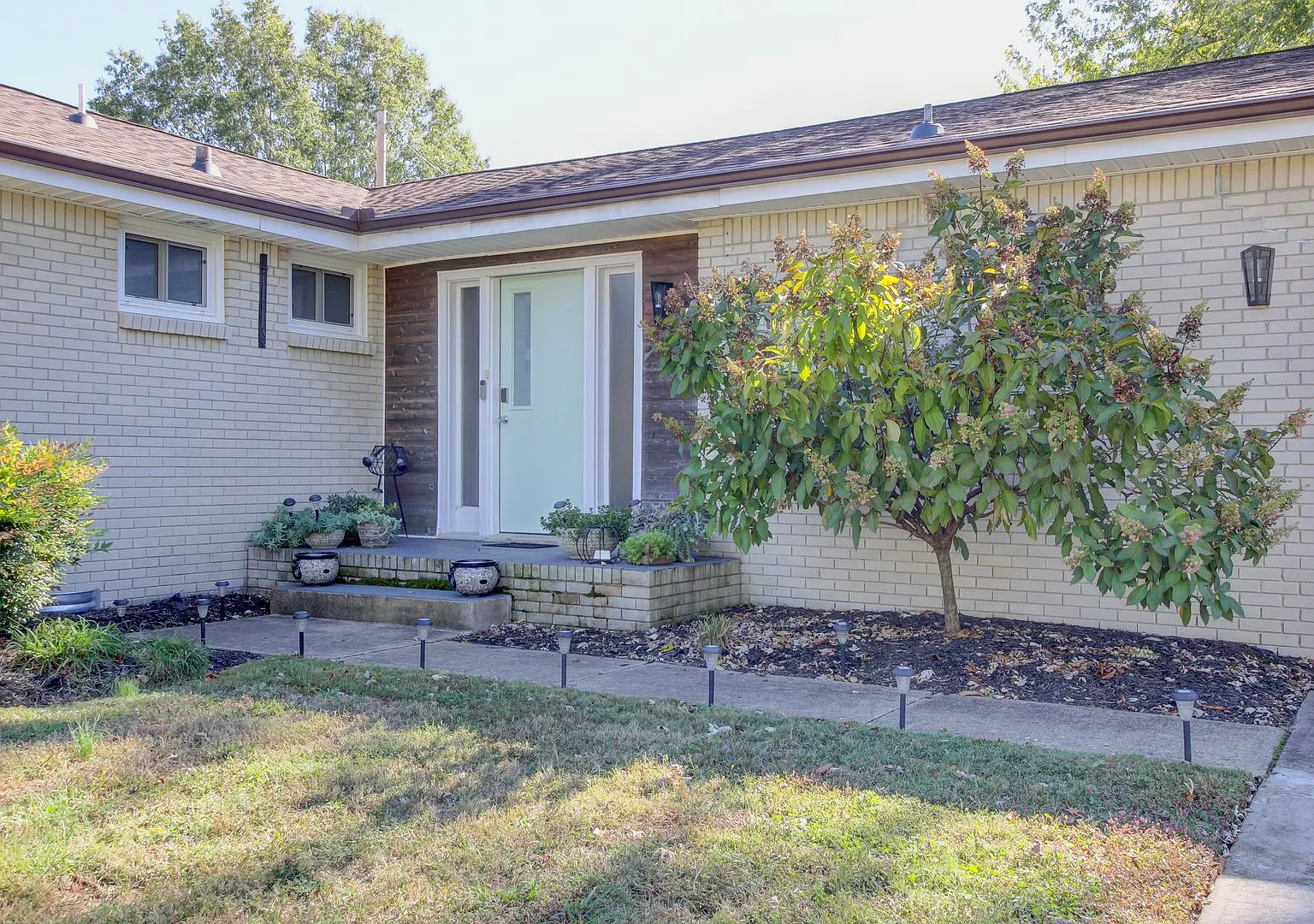 2144 Pace Drive — Photo 2