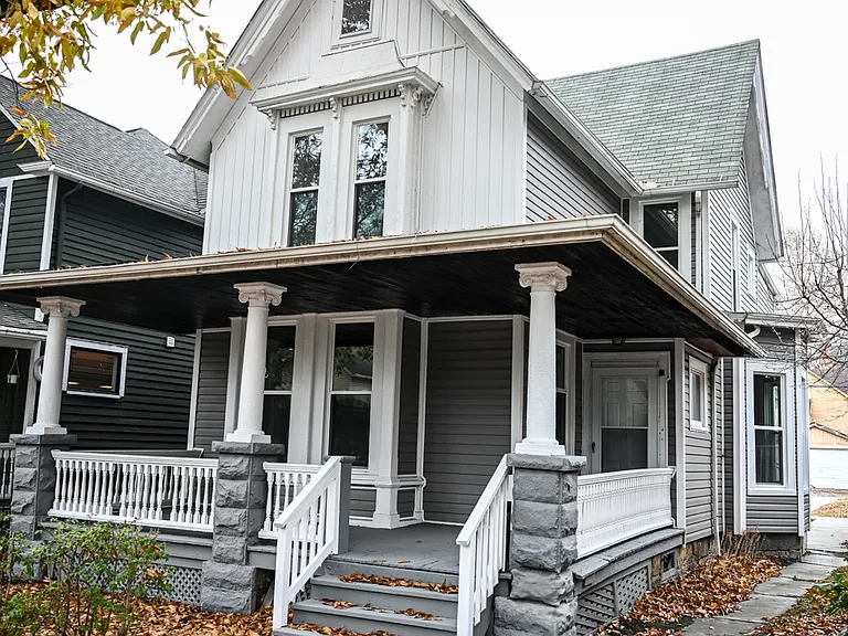 4015 Whitman Ave — Photo 1