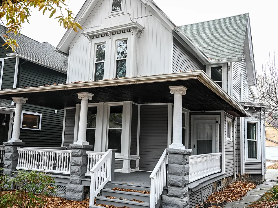 4015 Whitman Ave