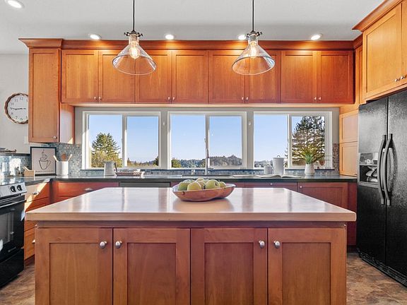 4th image of 555 Bohnen Rd