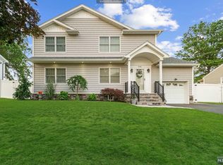 141 Yerger Rd, Fair Lawn, NJ 07410