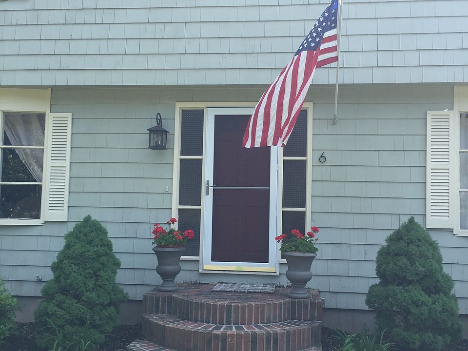 2nd image of 6 Wellesley Cir