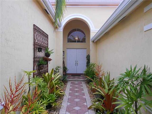 3rd image of 599 Cascade Falls Dr