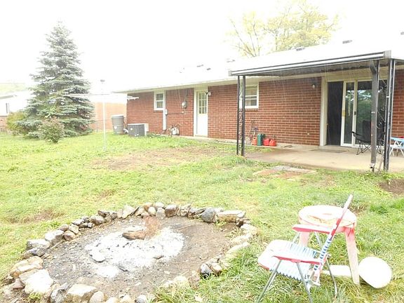 5th image of 2609 Allenby Pl