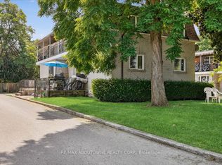 2316 Hixon St #2, Oakville, ON L6L 1T4
