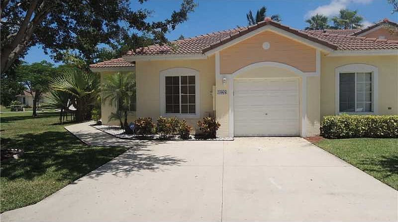 1st image of 1068 SW 42nd Way