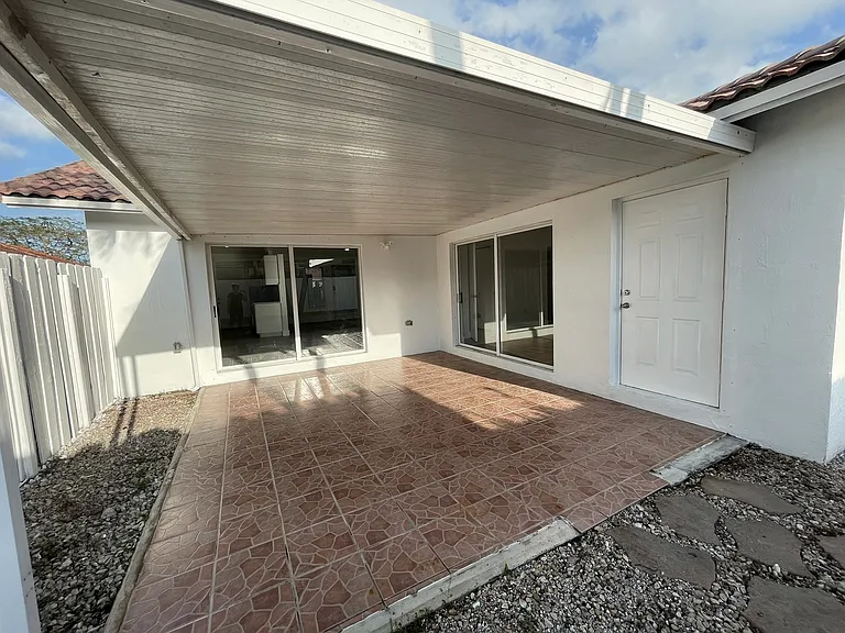18254 SW 143rd Pl — Photo 47