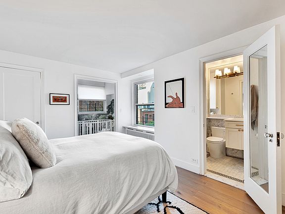 4th image of 230 W End Ave