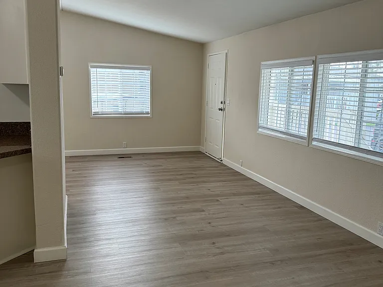 Palm Lodge Estates — Photo 37
