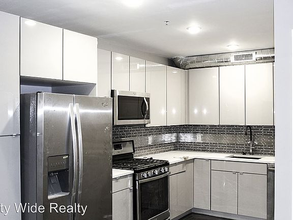 3rd image of 958 Shackamaxon St #958
