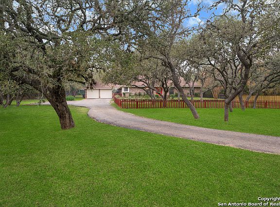 3rd image of 2738 Oak Hvn