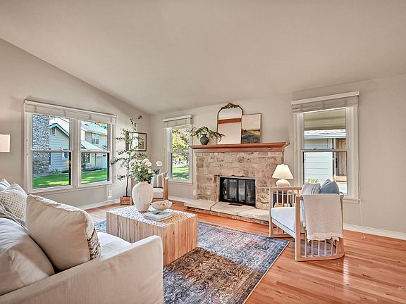 2nd image of 3153 S Lakewood Way