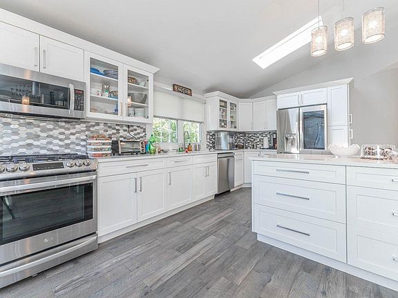 2nd image of 1-437 Summit Ave #1