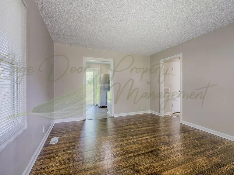 634 Thornton St — Photo 5