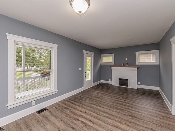 5th image of 105 Grant St