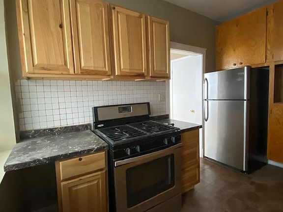 2nd image of 5314 N Winthrop Ave APT 3W