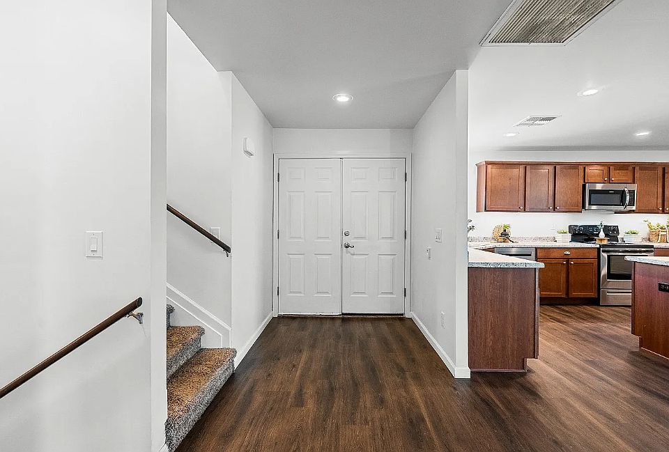 1st image of 1720 E Hermosa Dr Room 1