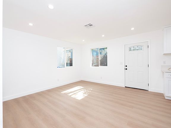 3rd image of 5739 S Saint Andrews Pl #5739