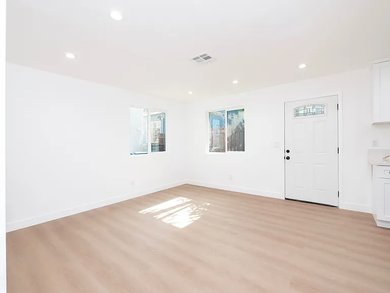5739 S Saint Andrews Pl #5739 — Photo 3