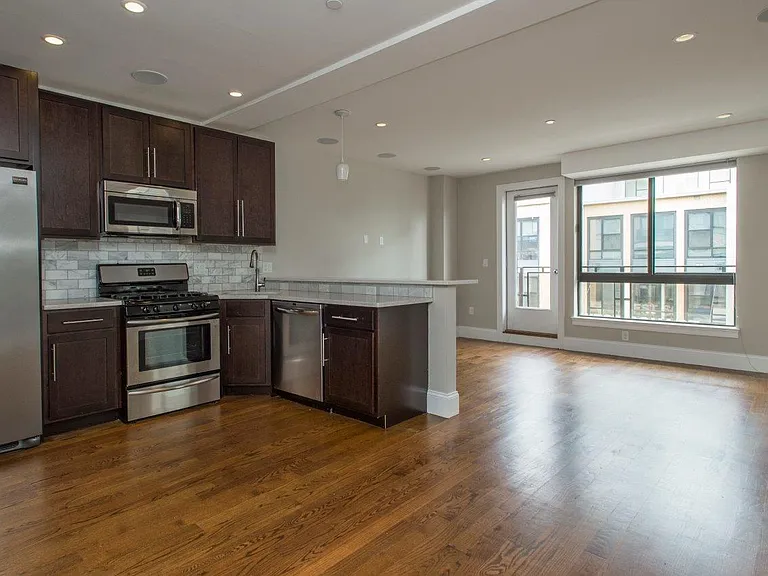 339 D St #15 — Photo 1