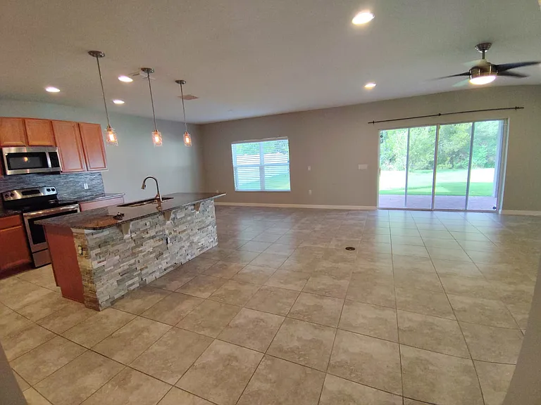2213 Waukegan Dr — Photo 2
