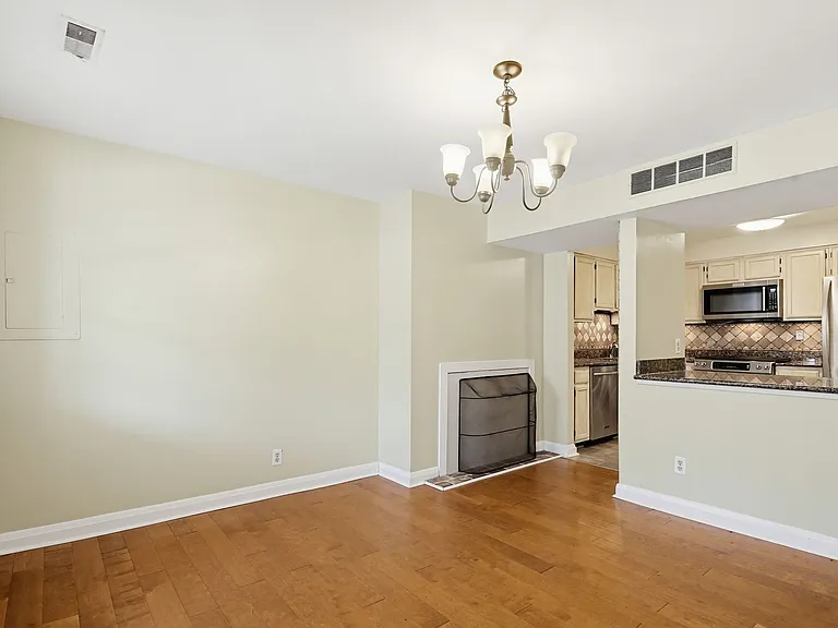 947 Oella Ave — Photo 7