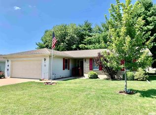 32 Catalina Ct, Jacksonville, IL 62650