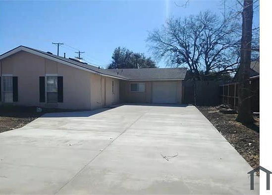 1st image of 705 Pinehurst Dr