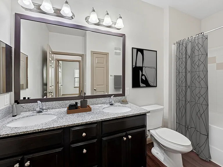 West Creek Apartments — Photo 32