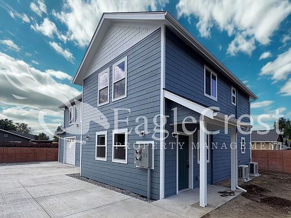3rd image of 420 Ankeny St #424ANKENY
