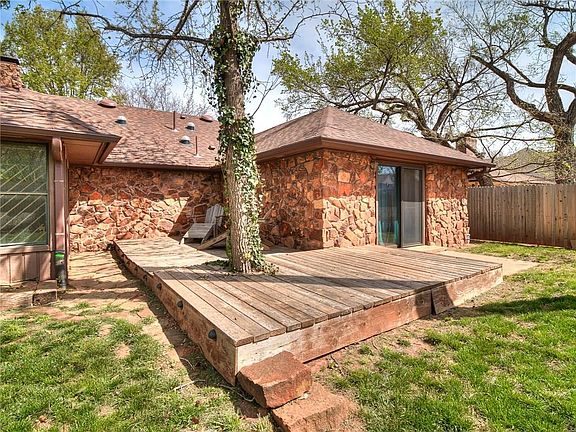 5th image of 2200 Wheaton Dr