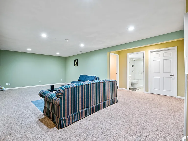 2321 W Kenfield Ct — Photo 23