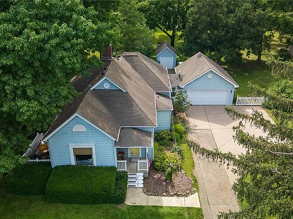 2nd image of 2304 Maple Ave