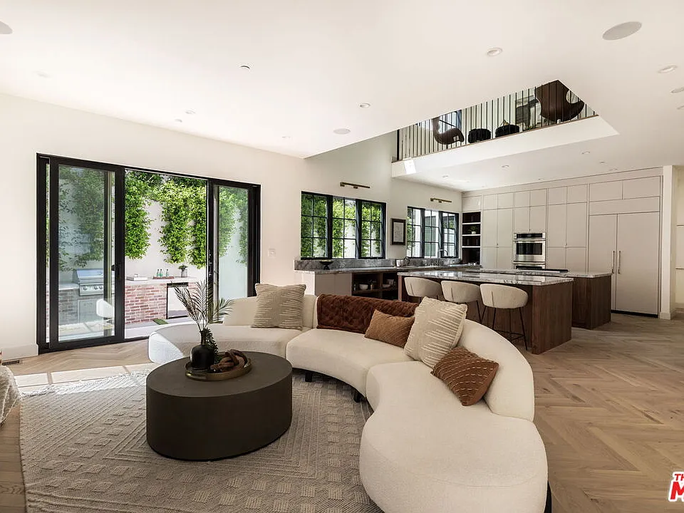 4624 Balboa Ave