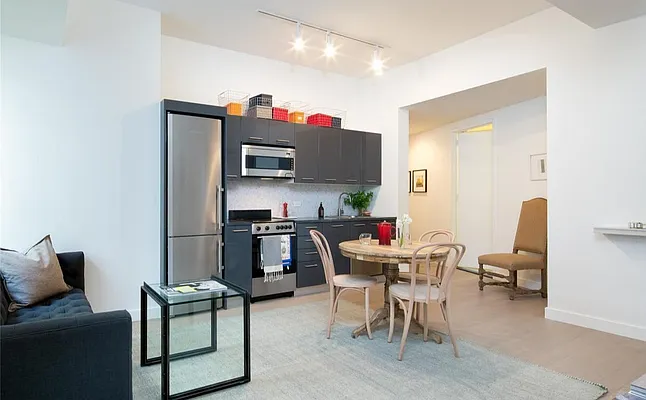 Rented by Oxford Property Group | media 10