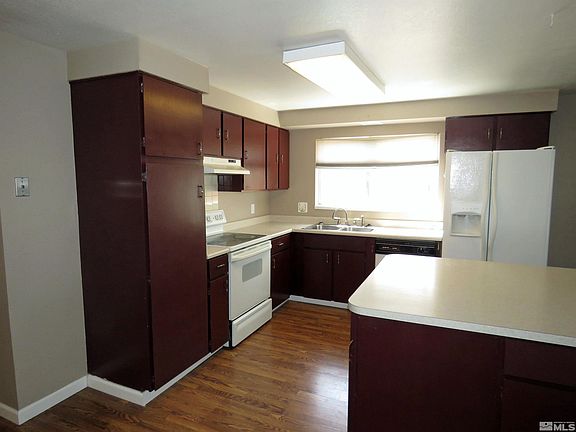3rd image of 1300 Sonoma St
