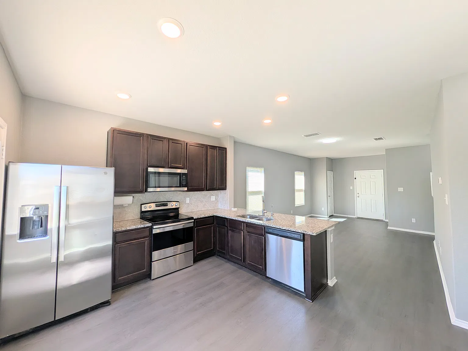 2505 Marty Way — Photo 3