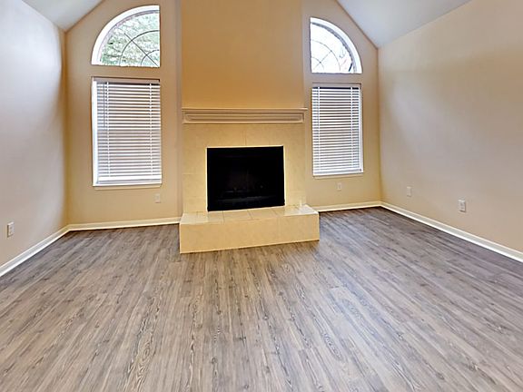 5th image of 3216 Palm Desert Ln