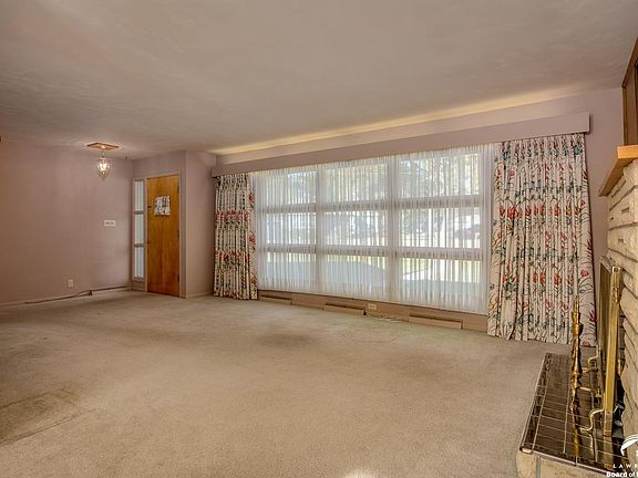 4th image of 1635 W 21st Ter