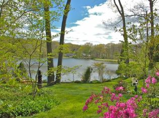 43 Fawn Lake Rd, Stockholm, NJ 07460