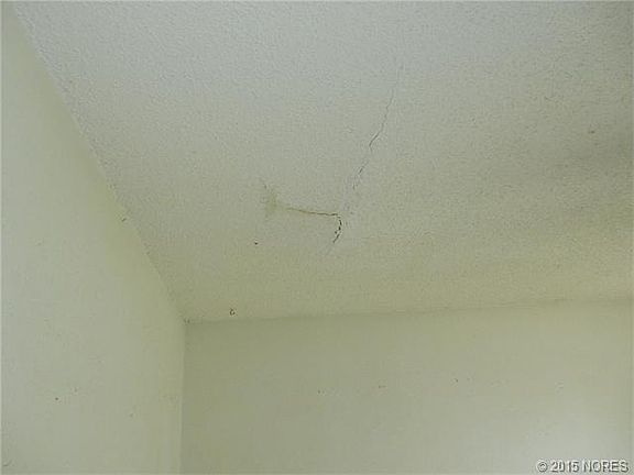 4th image of 14247 S Hickory Pl E