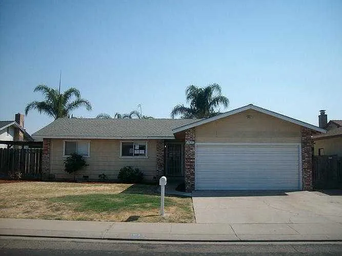 2816 Mockingbird Dr photo 1